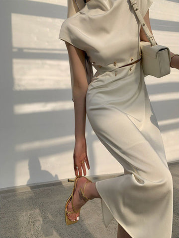 Vestidos midi de corte A con cintura alta, aberturas desmontables y cuello alto 