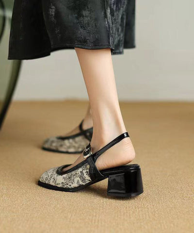Sandalias originales de tacón grueso con tiras y hebilla en beige 