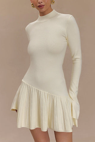 Vestido mini tipo suéter con volantes, mangas acampanadas y cuello alto 
