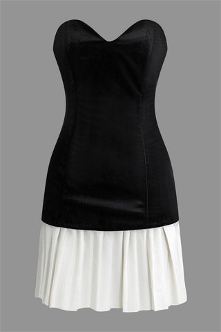 Minivestido sin tirantes con pliegues de terciopelo 