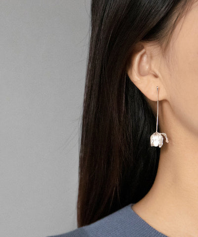 Vogue Gold – Vergoldete Ohrringe mit floralem Anhänger aus Sterlingsilber 