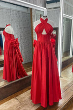 Vestido de noche largo con línea A y cuello halter de tafetán con lazo