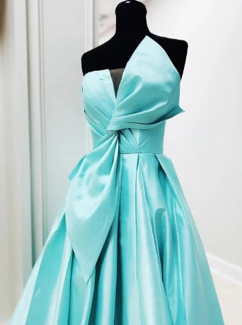 Vestido de fiesta moderno sin tirantes hasta el suelo con abertura