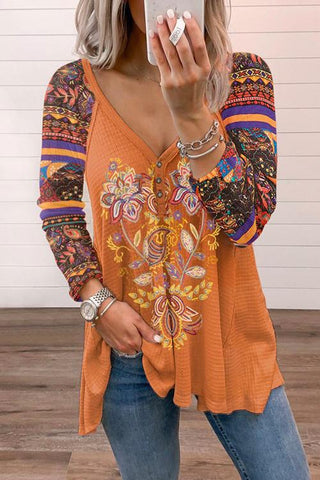 Camiseta Meridress con cuello en V, botones vintage y estampado