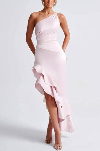 YES I DO – Maxikleid aus Satin mit einer Schulter, gerafftem Schlitz und Rüschen