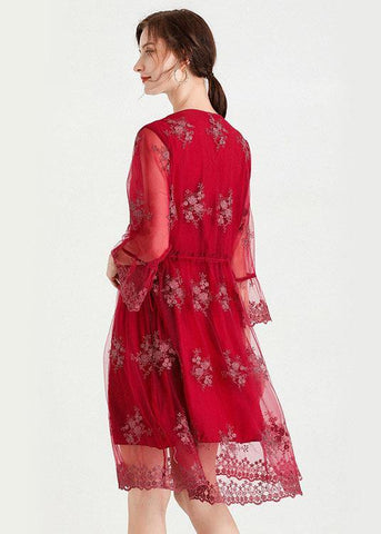Vestido fino de primavera con mangas tres cuartos en jacquard, escote en V y color morera 