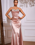 Meerjungfrauen-Abendkleid mit herzförmigem Ausschnitt, asymmetrischem Paillettenbesatz, gerafften Falten und Perlenstickerei