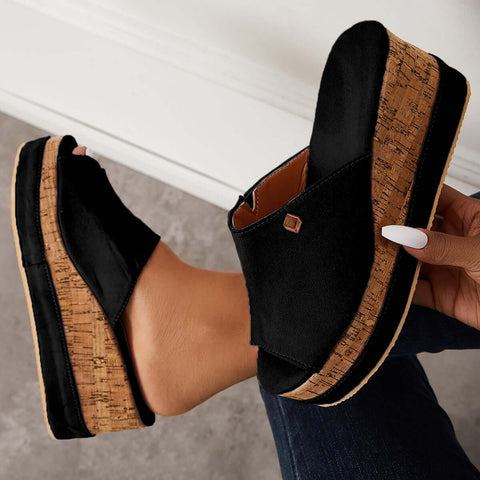 Bequeme Slip-on-Sandalen mit Korkfußbett und Plateau-Keilabsatz 