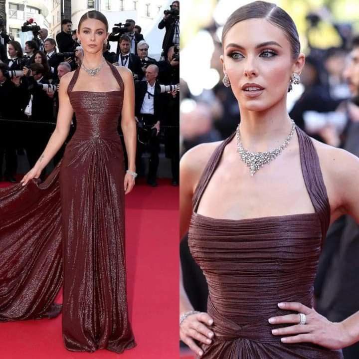 Elegantes vestidos de fiesta con tirantes halter, fruncidos y espalda descubierta