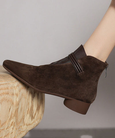 Französische Stiefeletten aus braunem Wildleder mit spitzer Zehenpartie 