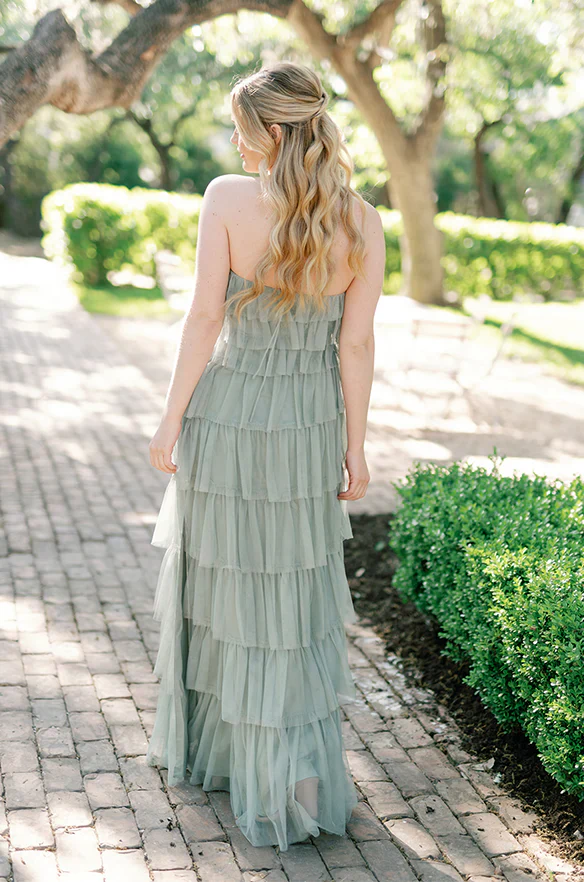 Halter Sleeveless Tulle Tiered Backless Gown Floor-Length Dress Prom Dresses