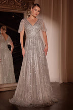 Bezauberndes Cinderella Divine Kurzarm-Abendkleid mit V-Ausschnitt am Rücken, bodenlang