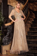 Bezauberndes Cinderella Divine Kurzarm-Abendkleid mit V-Ausschnitt am Rücken, bodenlang