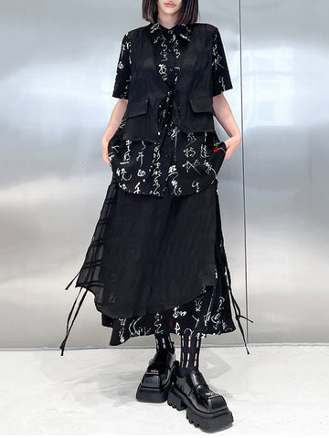 Blusas y camisas con solapas escalonadas, aberturas laterales, estampados, con cordones y dos bolsillos laterales falsos 