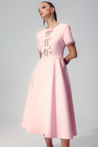 Vestido midi Zoe con lazo y adornos de cristales 