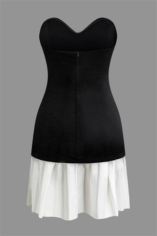 Minivestido sin tirantes con pliegues de terciopelo 