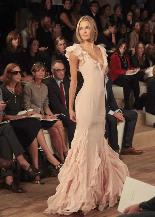 Hübsches, langes Chiffon-Abendkleid mit Meerjungfrauen-Stil und V-Ausschnitt