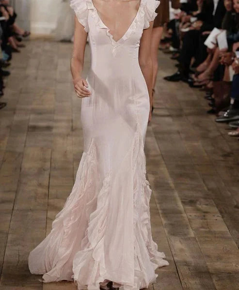 Hübsches, langes Chiffon-Abendkleid mit Meerjungfrauen-Stil und V-Ausschnitt