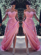 Elegantes schulterfreies Ballkleid mit Applikationen