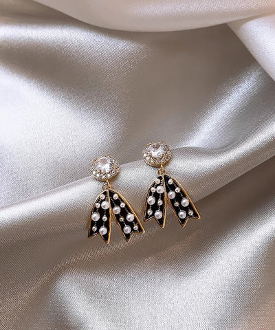 Pendientes Vogue con lazo de perla y aleación de cobre negro