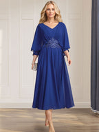 A-Linien-Kleid aus Chiffon mit V-Ausschnitt, Teelänge, plissierten Paillettenapplikationen und Perlenstickerei für die Mutter der Braut 