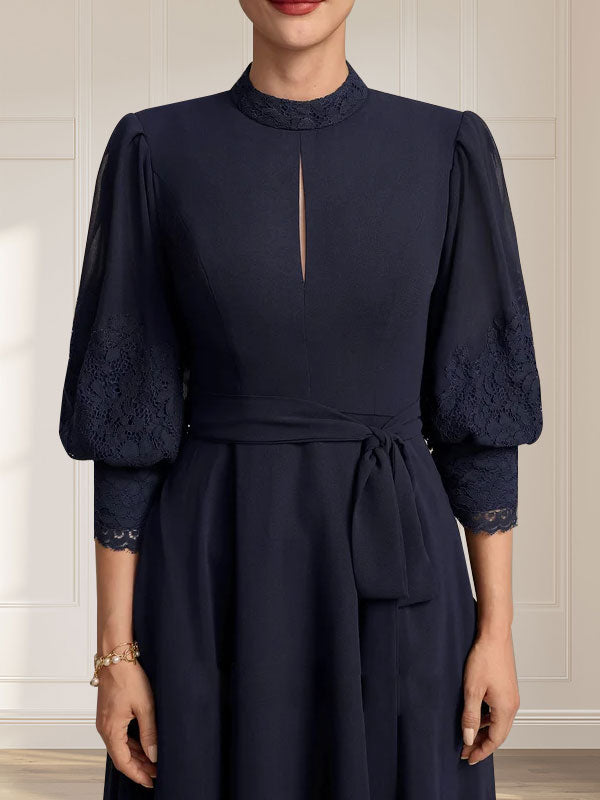 A-Linien-Kleid aus Chiffon mit hohem Kragen, Teelänge und Spitze für die Mutter der Braut, verziert mit einer Schleife