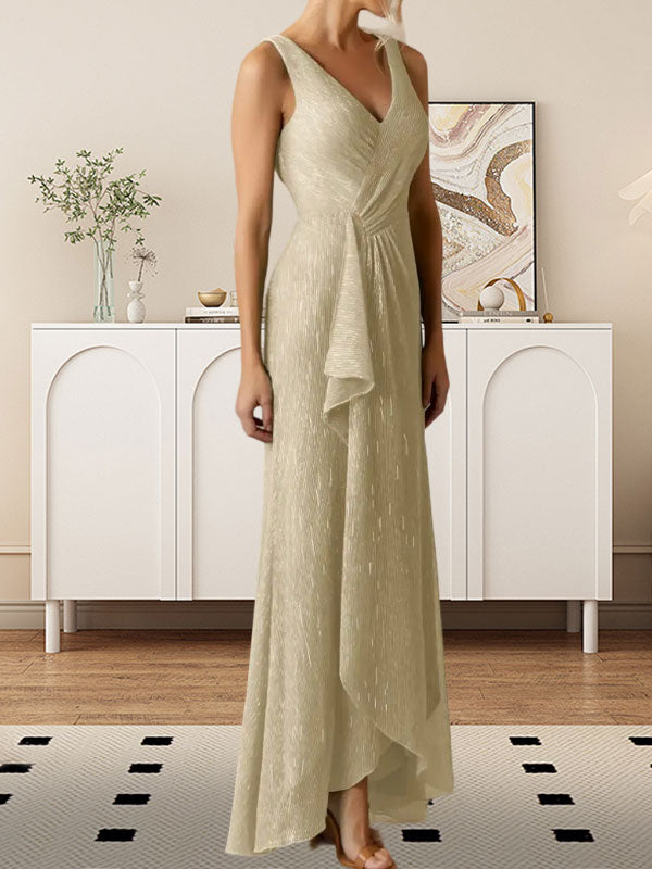 A-Linien-Kleid mit V-Ausschnitt, Raffungen und metallisch schimmerndem Netzstoff