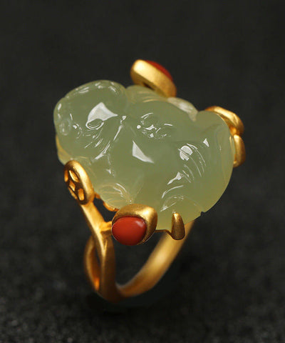 Edler grüner Sterlingsilber-Overgild-Jade-Ring mit mythischem Wildtier 