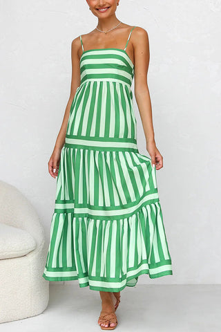 Vestido midi de corte A con bolsillos fruncidos en la espalda y estampado de rayas Beachy Dreams 