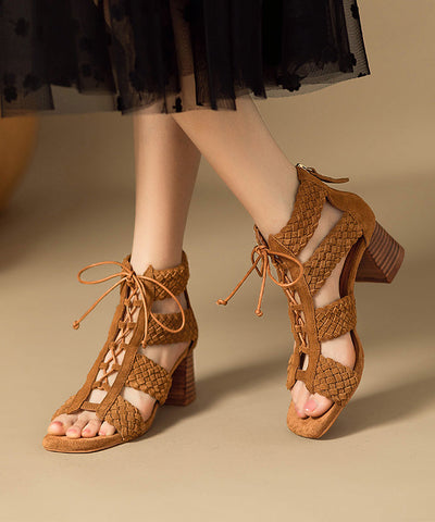Handgemachte braune Schnürspleiß-Sandalen mit klobiger Sohle 