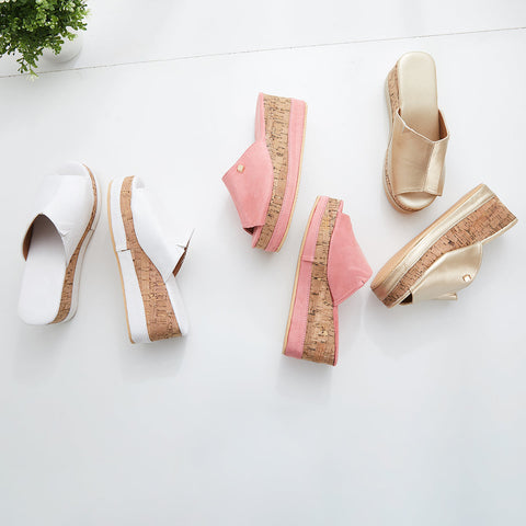 Bequeme Slip-on-Sandalen mit Korkfußbett und Plateau-Keilabsatz 