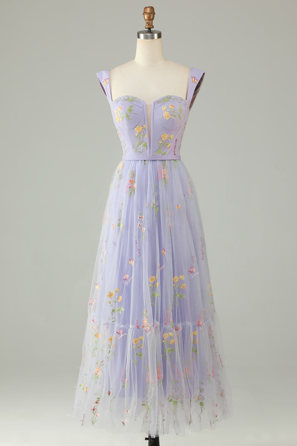 Langes, champagnerfarbenes Prinzessinnen-Abendkleid in A-Linie mit Herzausschnitt und Stickerei