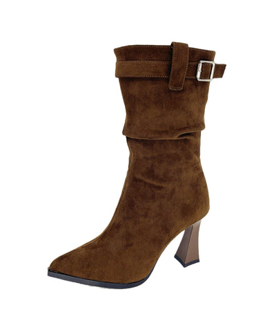Khakifarbene Stiefel aus Wildleder mit knöchelhoher Sohle und spitzer Zehenpartie 