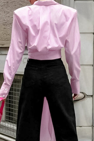 Blusa informal de cuello vuelto con botones y cordones con estampado de rayas urbanas 