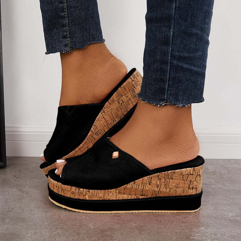 Bequeme Slip-on-Sandalen mit Korkfußbett und Plateau-Keilabsatz 