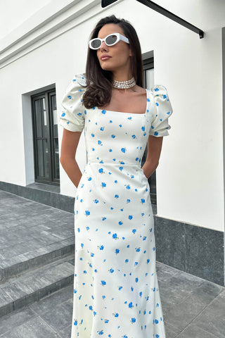Vestido midi para fiesta de té en el jardín 