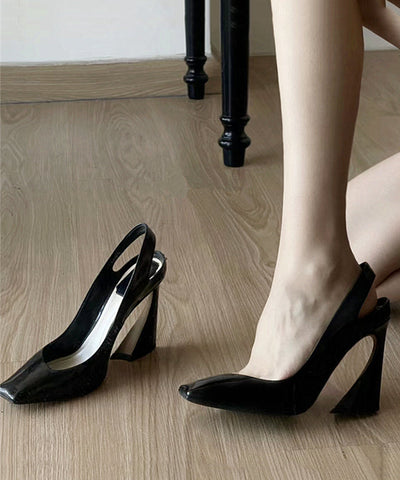 Sandalias de tacón alto con diseño de boutique y punta cuadrada de piel de oveja negra 