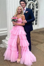 Vestido de fiesta largo rosa con tirantes finos y corte en A y abertura