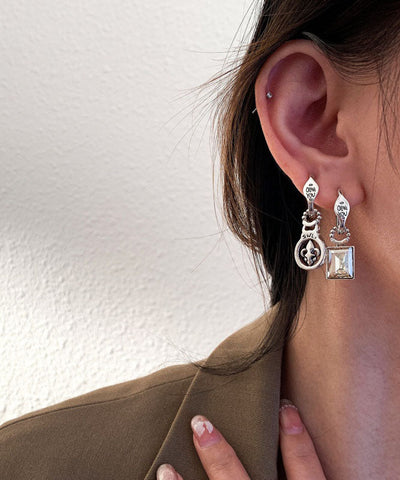 Pendientes colgantes de cruz de circonita y plata de ley de seda fina 