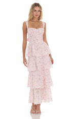 Elegantes, rückenfreies Maxikleid mit Spaghettiträgern, Blumenmuster und Rüschen in Rosa