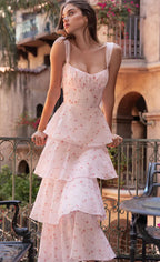 Elegantes, rückenfreies Maxikleid mit Spaghettiträgern, Blumenmuster und Rüschen in Rosa
