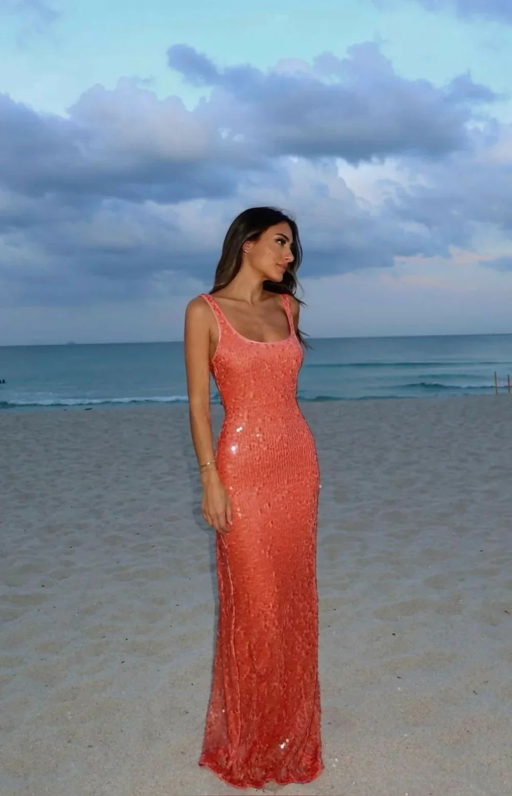 Elegantes, champagnerfarbenes, rückenfreies Pailletten-Tanktop-Abendkleid