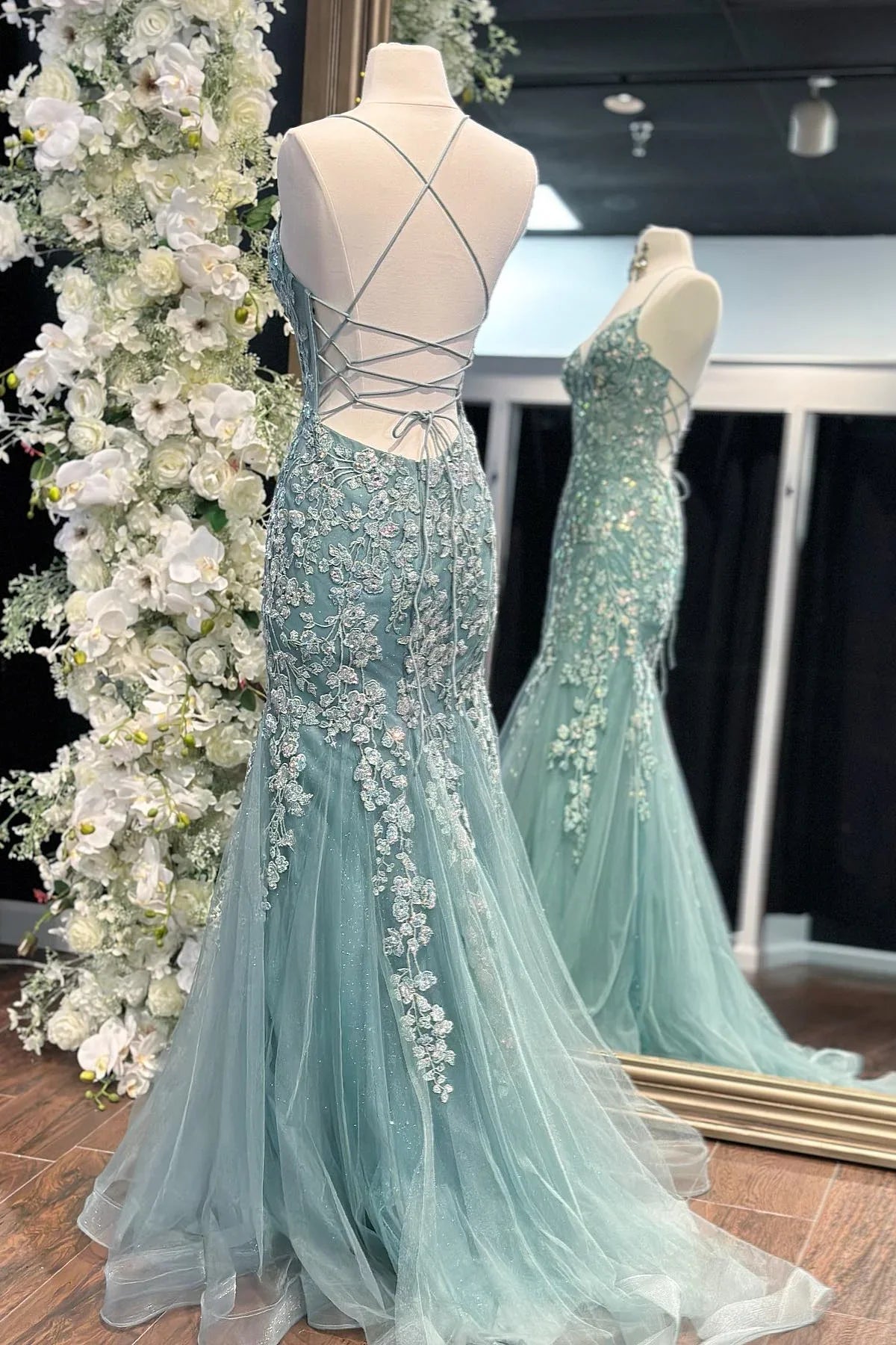 Sexy V-neck Sage Embroidery Mermaid Prom Dress