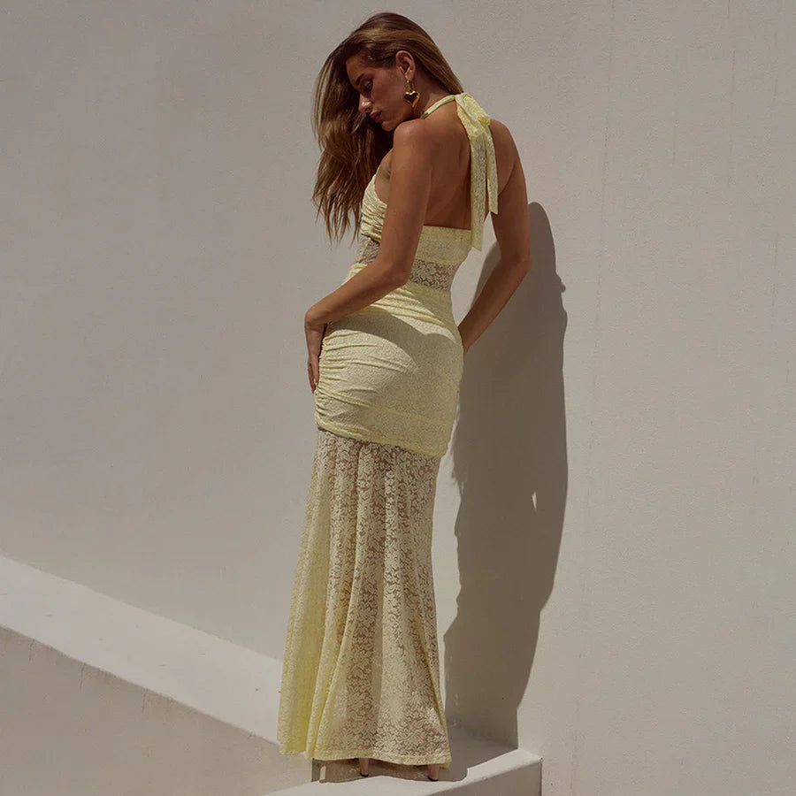 Elegantes, rückenfreies, figurbetontes Neckholder-Abendkleid aus Spitze