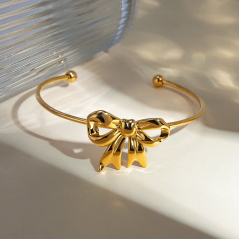 Süßes offenes Armband mit Schleife 