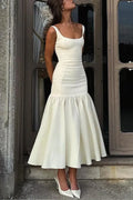 Elegante Silhouette, eckiger Ausschnitt, breite Träger, tiefsitzende Taille, Ballkleid