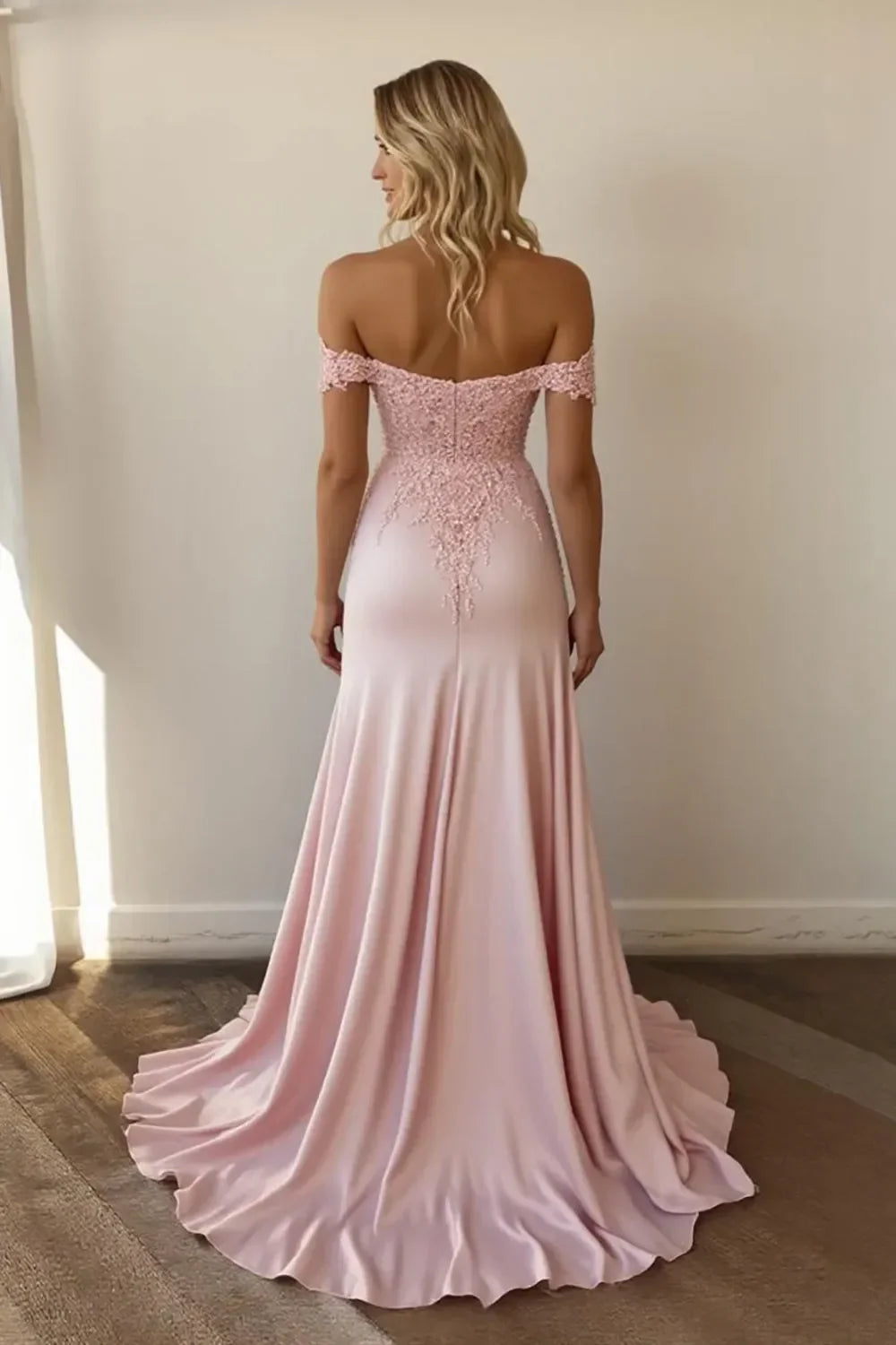 Vestido de fiesta largo de satén con hombros descubiertos y encaje de sirena rosa