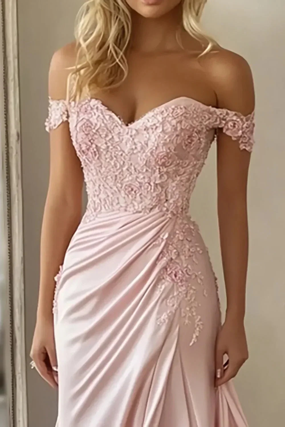 Vestido de fiesta largo de satén con hombros descubiertos y encaje de sirena rosa
