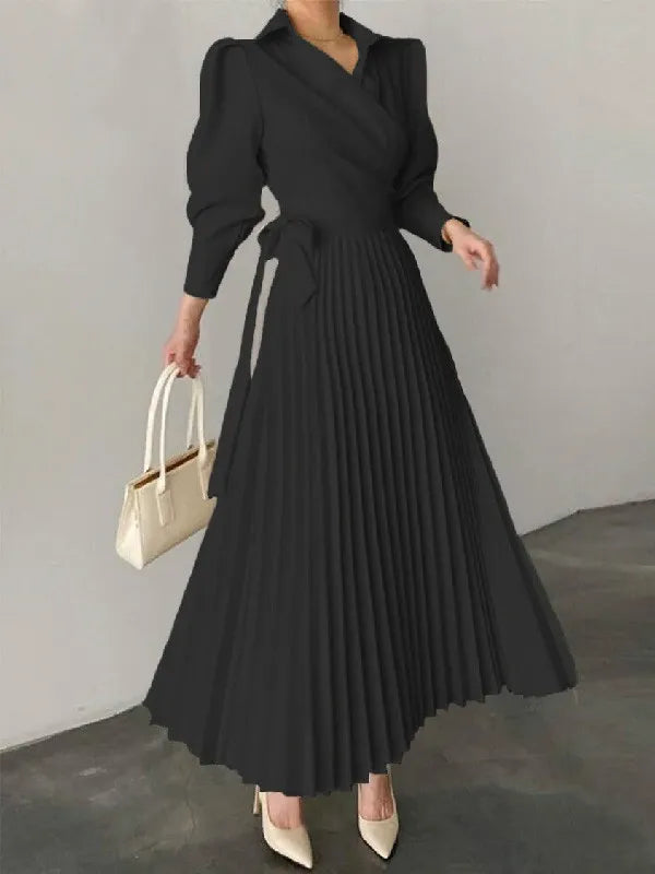 Elegante vestido de fiesta plisado asimétrico con solapa en color liso