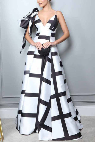 Meet Me in Dubai – Formelles Maxikleid mit Gittermuster und Schulterdekoration 